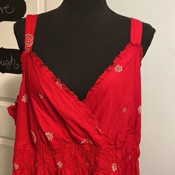 Red ivory paisley print midi dress - Picture 2 of 8